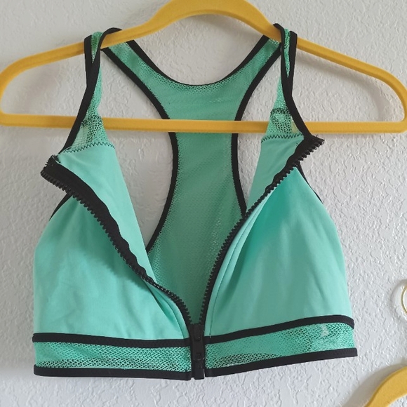 Becca Bikini - Picture 7 of 16